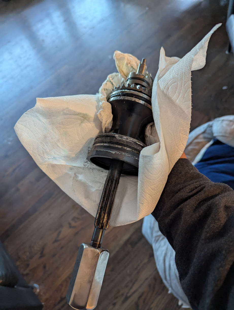 A real photo of Prop Shaft and Bearing Housing Remover Yamaha 20-30HP by SY (2)