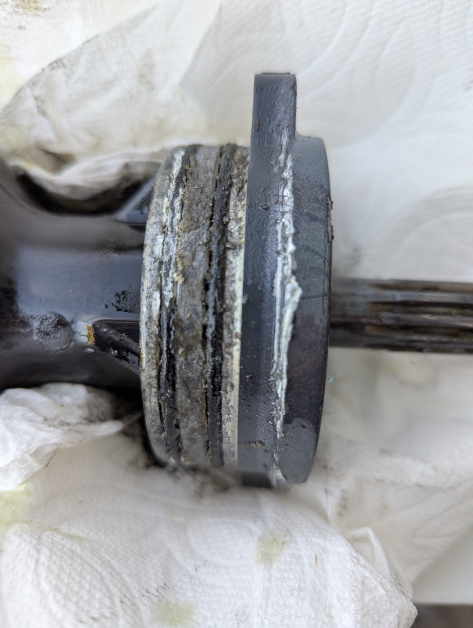 A real photo of Prop Shaft and Bearing Housing Remover Yamaha 20-30HP by SY (1)